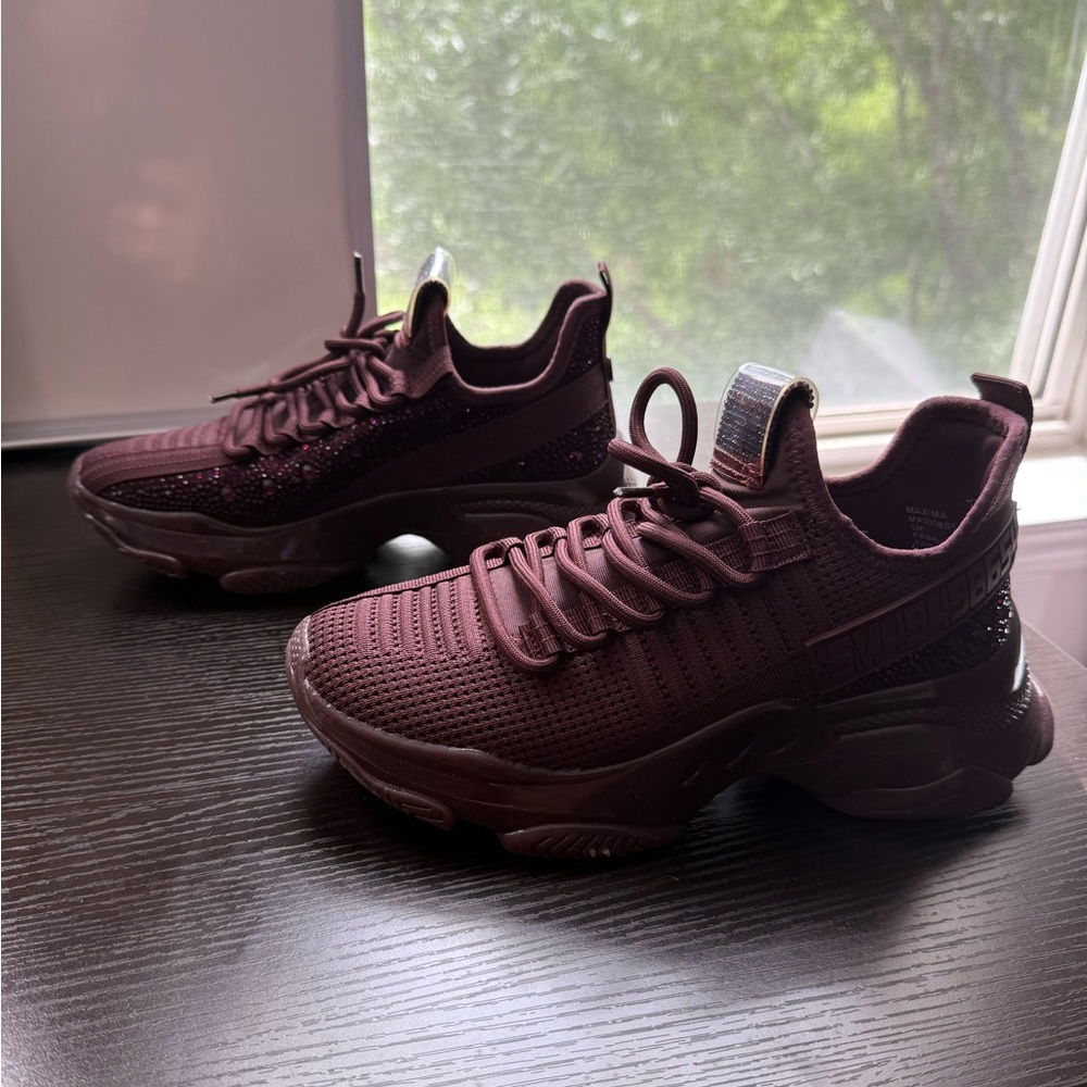 Steve Madden Chunky Knit Sneakers in Burgundy with Iridescent Heel Tab